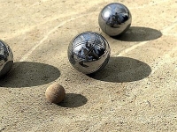 Where to hold pétanque events?